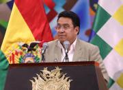 Revelan que el exministro César Siles tiene orden de aprehensión por el caso consorcio