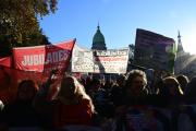 La marcha de los jubilados se mantuvo firme este miércoles con un Congreso vallado