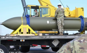 Estados Unidos podría usar bombas rompebúnkeres en Irán