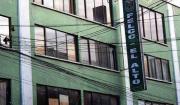 Una mujer salió a comprar cena para su familia cuando un hombre la interceptó y violó en un lote baldío