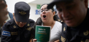 Apelan detención de la presa política y activista de DDHH Ruth López en El Salvador