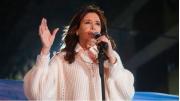 Kirchner ante multitud promete volver pronto