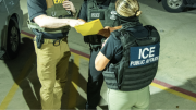 Dos apps de Amazon alertan a los inmigrantes sobre redadas del ICE: comunidades de Los Ángeles comparten fotos y videos