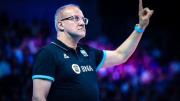 En medio de la VNL, la Selección argentina de vóley podría quedarse sin entrenador