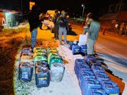 Incautan 37 bidones con combustible ilegal que salía de Sucre rumbo a Oruro