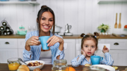 Deja de sentir hambre a media mañana: corrige el error más común del desayuno con este alimento vital