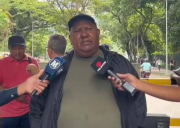 (VIDEO) Trabajadores y jubilados de la UCV exigen inclusión del bono de Guerra Económica al salario mínimo