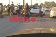 Choque entre dos motos y una camioneta en la autopista Santiago-La Banda: hay lesionados