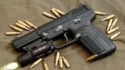 Caen dos traficantes de armas durante compra de pistola “mata policías”: pagan con 16 mil dólares en billetes falsos