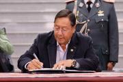 Luis Arce promulga Ley 1633 del crédito de $us 250 millones para atender emergencias