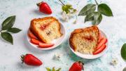 ¡Delicioso! Así puedes elaborar un esponjoso bizcocho de fresa sin horno en menos de 35 minutos
