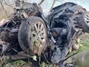 Otra tragedia en la ruta 88: un joven murió tras chocar contra un poste de hormigón y un árbol
