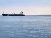 Trabajan en el despacho de 41 millones de litros de combustible desde Arica, otros cinco buques esperan descargar
