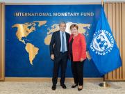 Argentina no cumplió con las reservas, el FMI le da más plazo y este martes llega una misión