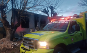 Incendio en Altos de San Lorenzo arrasó con una casa: murió un gato