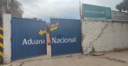 Encapuchados ingresan por la fuerza a un depósito aduanero y roban un camión con mercadería de contrabando