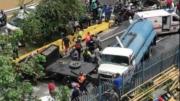 Accidente entre vehículos de carga pesada deja un muerto en Caracas: quedó aprisionado entre los camiones