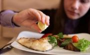 El consumo habitual de pescado no hace más inteligentes a los niños