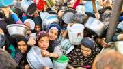 Unos 15 palestinos mueren en centros de ayuda