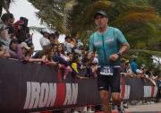 Triatleta boliviano Bernardo Straube conquista el Ironman de San Andrés