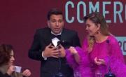 Papelón y blooper en el Martín Fierro del Teatro: Bossi se equivocó de sobre y anunció mal a la ganadora