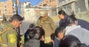 Denuncian que un auto de Diprove atropelló a dos niños que iban al colegio