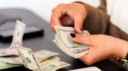 Estadounidenses responden a estudio: ¿Cuánto necesitan ganar anualmente para sentirse cómodos económicamente?