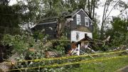 Dos hermanitas murieron en Nueva York aplastadas por un árbol: su madre devastada pidió ayuda en vano