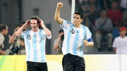 Un encuentro lleno de fútbol y admiración: el día que un joven Lionel Messi conoció a Juan Román Riquelme