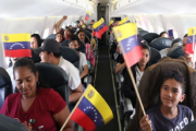 Arriba vuelo del Plan Vuelta a la Patria con migrantes venezolanos provenientes de EEUU