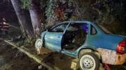 Cuatro venezolanos gravemente heridos tras aparatoso accidente: conductor perdió el control y chocó contra un árbol