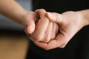 Nudillos de las manos hinchados: ¿qué significa y cuándo preocuparse?