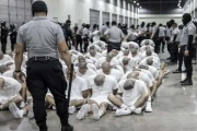 Comité de Defensa de Migrantes venezolanos secuestrados en El Salvador expone su caso en Ginebra