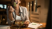 Esta es la forma correcta de incorporar la fibra a tu dieta diaria: el secreto de afamada nutricionista deportiva