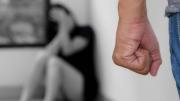 Bienvenida a la casa del infierno: hombre golpea salvajemente a su novia embarazada y amenaza con matar a su bebé