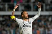 Neymar renueva contrato con el Santos hasta finales de 2025