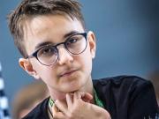 Ajedrecista ruso Ivannikov de 15 años vence al gran maestro noruego Magnus Carlsen