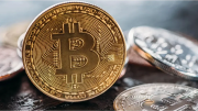 Las criptomonedas caen hasta 3% pero Bitcoin se mantiene en los u$s107.000