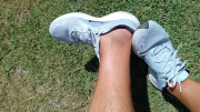 Qué significa sacarse los zapatos sin desatarse los cordones, según la psicología