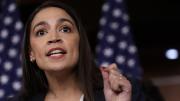AOC, después de que Trump la llamara estúpida Desquítate con quien te convenció de traicionar al pueblo estadounidense bombardeando ilegalmente Irán