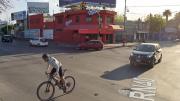 Delincuentes asaltaron un kiosco con armas de fuego y quedaron grabados por las cámaras