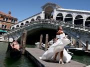 Se casan Lauren Sánchez y Jeff Bezos en Venecia: 90 aviones privados, 27 vestidos para la novia y una megafiesta en un astillero histórico