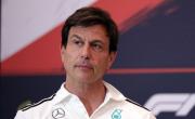 Wolff resta importancia a rumores sobre llegada de Verstappen a Mercedes en 2026
