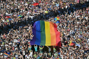 Miles se congregan por la marcha del Orgullo LGBT+ en el mundo