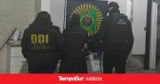 Regreso de comisión policial por traslado de detenida