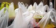 ¿Guardás todas las bolsas del súper? Esto es lo que dice la psicología sobre ese hábito