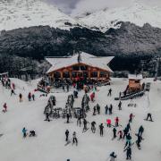 Esquiar en el cerro más austral del mundo: Cerro Castor abrió la temporada 2025