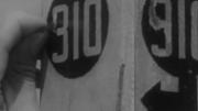 Misterioso ataque a paradas de colectivos en video viral de hace 70 años: complicaron a los pasajeros