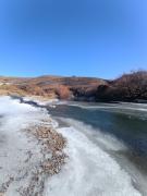 Se congeló el río Pichileufu, en la Línea Sur: la temperatura llegó a 23 grados bajo cero