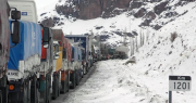 El sistema implementado por camioneros sanjuaninos para evitar quedar varados por la nieve en alta montaña